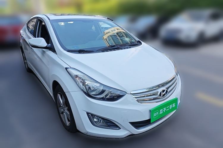 Used Hyundai Elantra (5th Generation / Langdong) 2012 1.6L Automatic Leading Model Front Right 45 Deg