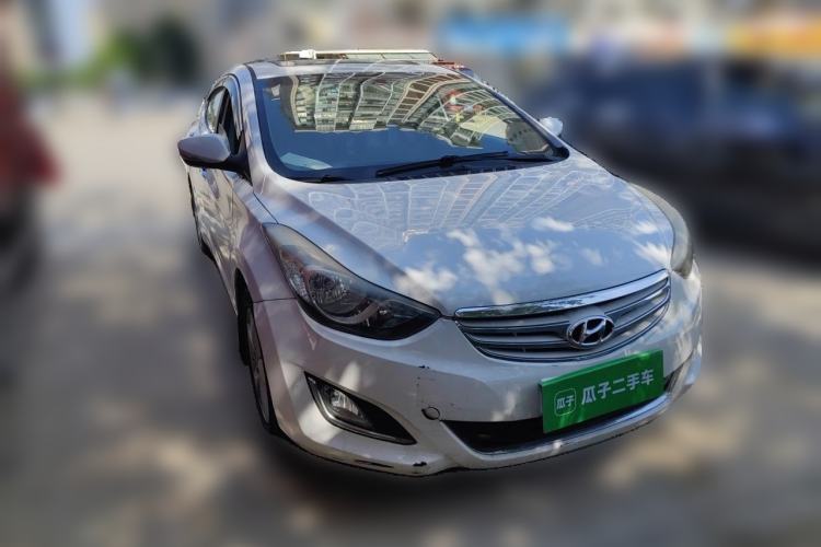 Used Hyundai Elantra (5th Generation / Langdong) 2012 1.6L Automatic Leading Model Front Right 45 Deg