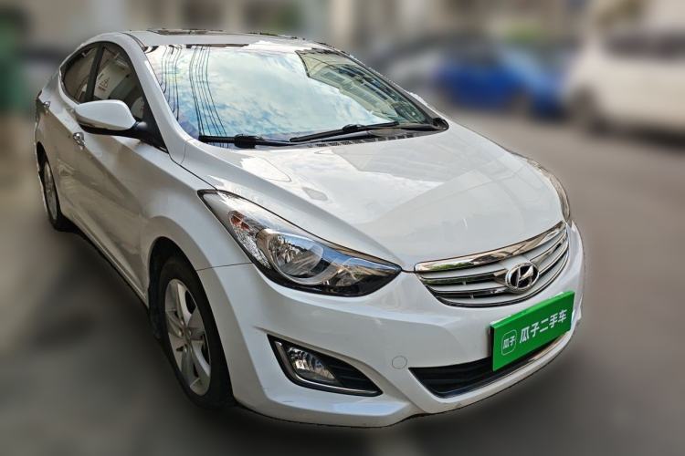 Used Hyundai Elantra (5th Generation / Langdong) 2012 1.6L Manual Leading Model Front Right 45 Deg