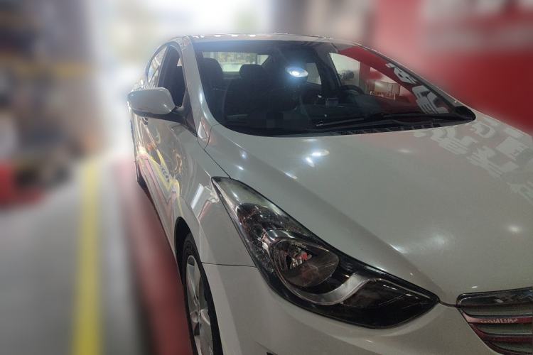 Used Hyundai Elantra (5th Generation / Langdong) 2012 1.6L Automatic Leading Model Front Right 45 Deg