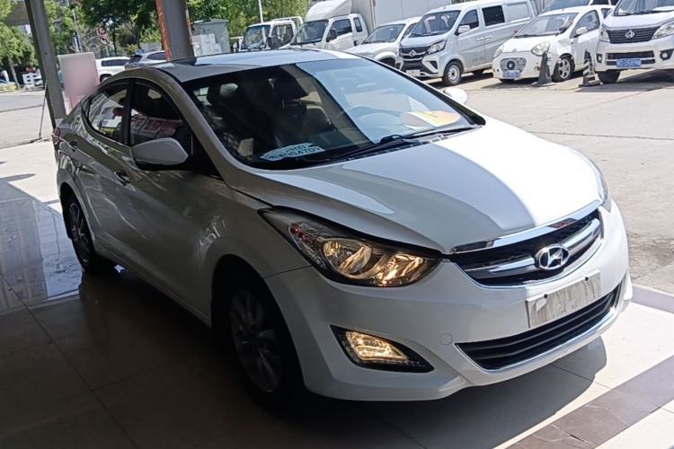 Used Hyundai Elantra (5th Generation / Langdong) 2012 1.6L Manual Leading Model Front Right 45 Deg