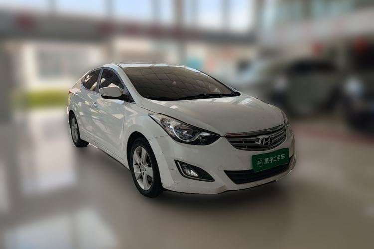 Used Hyundai Elantra (5th Generation / Langdong) 2012 1.6L Manual Leading Model Front Right 45 Deg