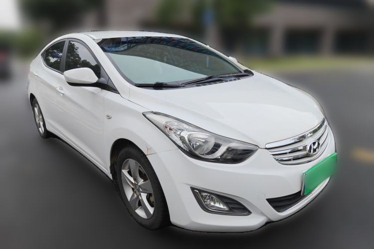 Used Hyundai Elantra (5th Generation / Langdong) 2012 1.6L Automatic Fashion Edition Front Right 45 Deg
