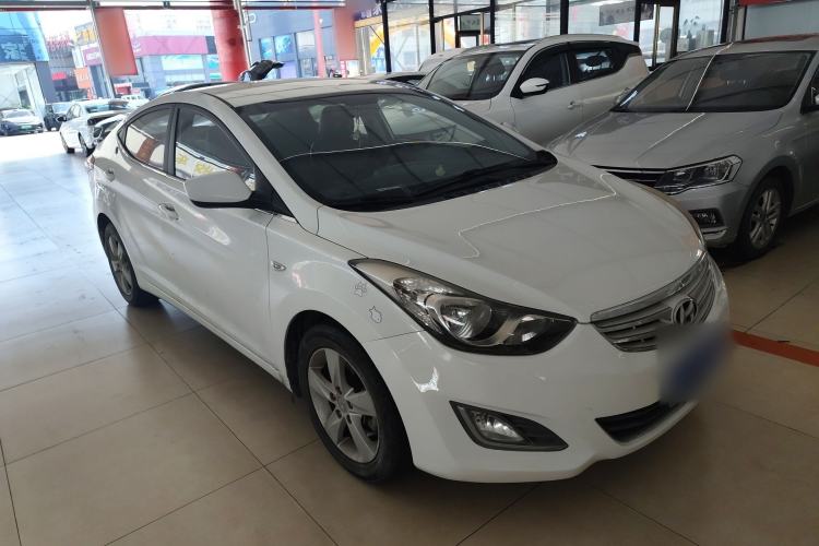 Used Hyundai Elantra (5th Generation / Langdong) 2012 1.6L Manual Fashion Edition Front Right 45 Deg