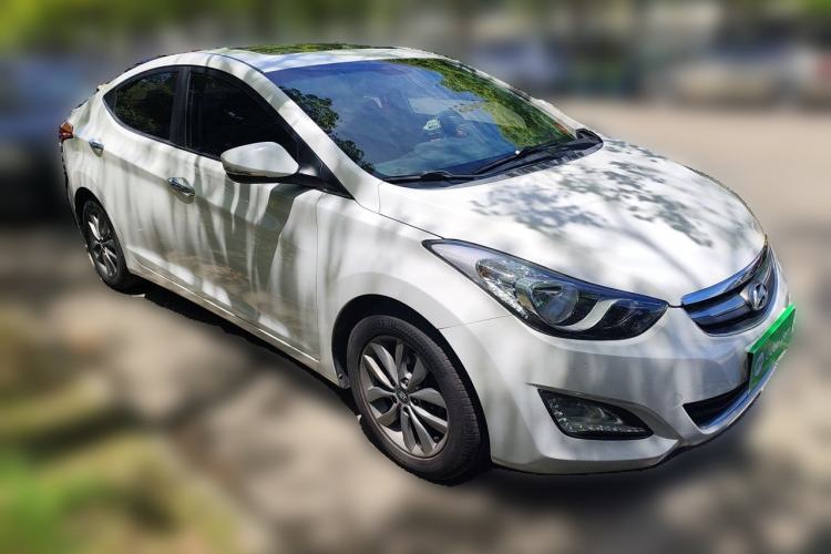 Used Hyundai Elantra (5th Generation / Langdong) 2012 1.6L Manual Leading Model Front Right 45 Deg