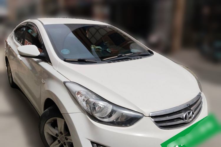 Used Hyundai Elantra (5th Generation / Langdong) 2012 1.6L Automatic Fashion Edition Front Right 45 Deg