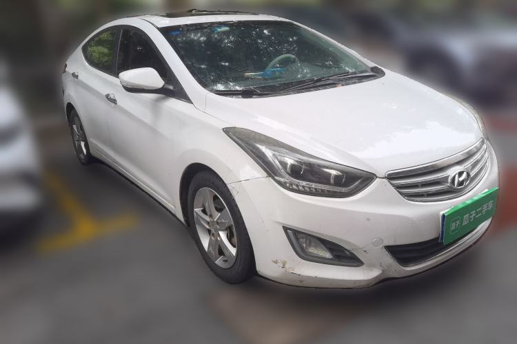 Used Hyundai Elantra (5th Generation / Langdong) 2012 1.6L Manual Leading Model Front Right 45 Deg