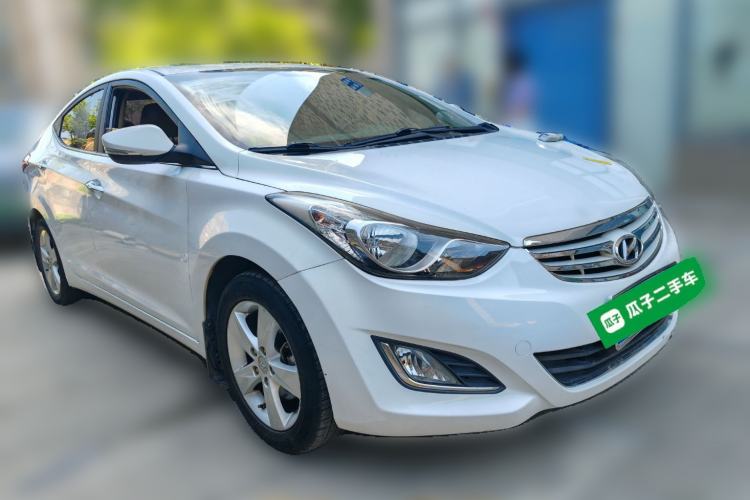 Used Hyundai Elantra (5th Generation / Langdong) 2012 1.6L Automatic Prestige Model Front Right 45 Deg