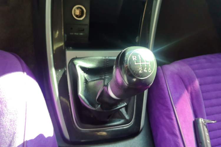 Used Hyundai Elantra (5th Generation / Langdong) 2012 1.6L Manual Leading Model Gear Lever