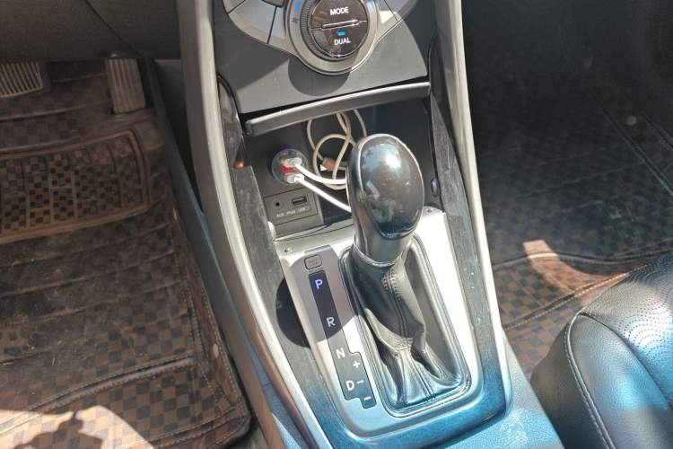 Used Hyundai Elantra (5th Generation / Langdong) 2012 1.6L Automatic Prestige Model Gear Lever