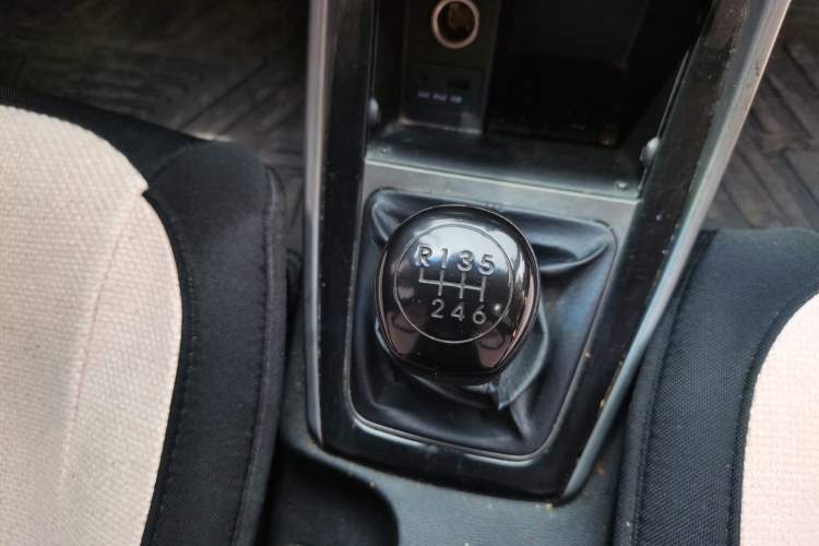 Used Hyundai Elantra (5th Generation / Langdong) 2012 1.6L Manual Leading Model Gear Lever