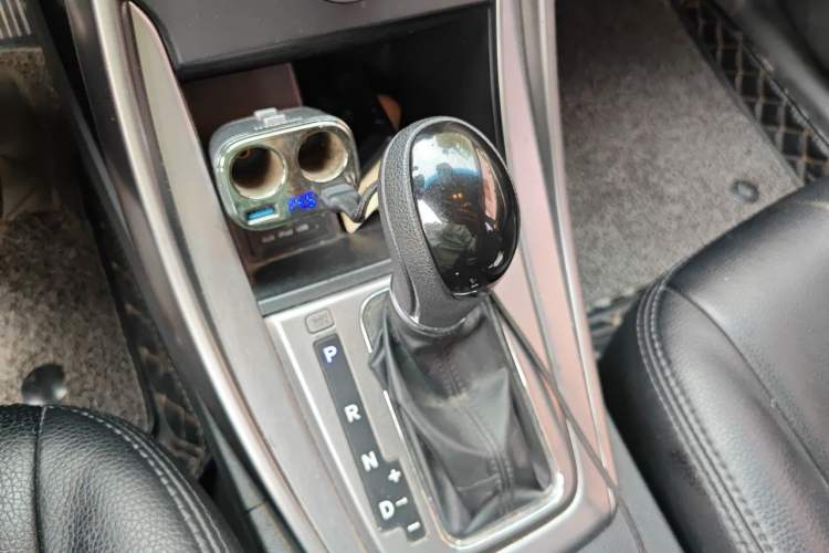 Used Hyundai Elantra (5th Generation / Langdong) 2012 1.6L Automatic Fashion Edition Gear Lever
