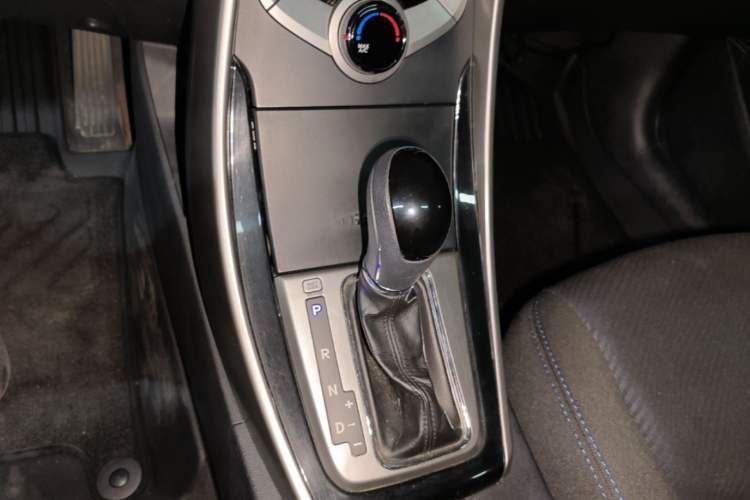 Used Hyundai Elantra (5th Generation / Langdong) 2012 1.6L Automatic Leading Model Gear Lever