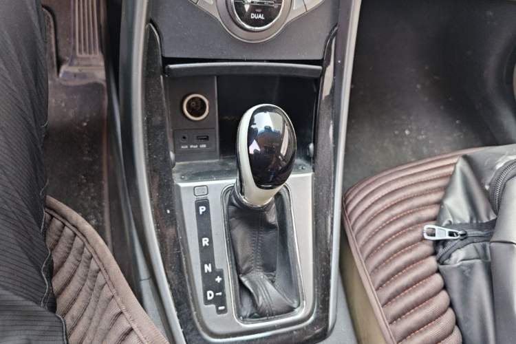 Used Hyundai Elantra (5th Generation / Langdong) 2012 1.6L Automatic Prestige Model Gear Lever