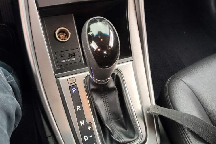 Used Hyundai Elantra (5th Generation / Langdong) 2012 1.6L Automatic Fashion Edition Gear Lever