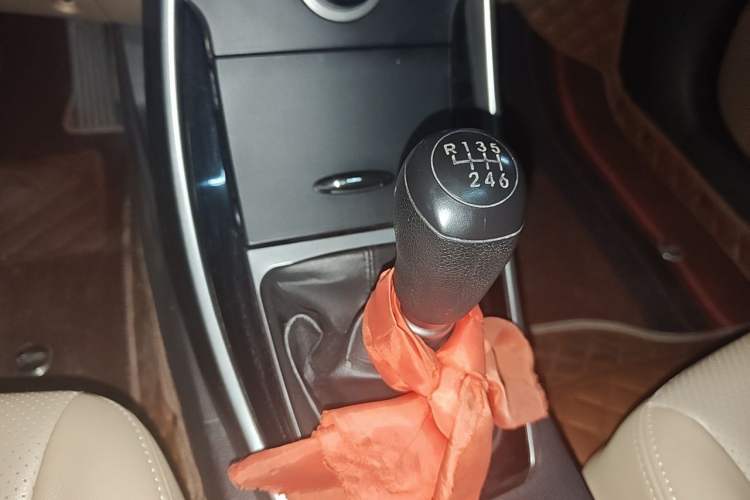 Used Hyundai Elantra (5th Generation / Langdong) 2012 1.6L Manual Leading Model Gear Lever