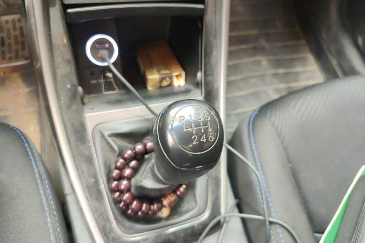 Used Hyundai Elantra (5th Generation / Langdong) 2012 1.6L Manual Leading Model Gear Lever