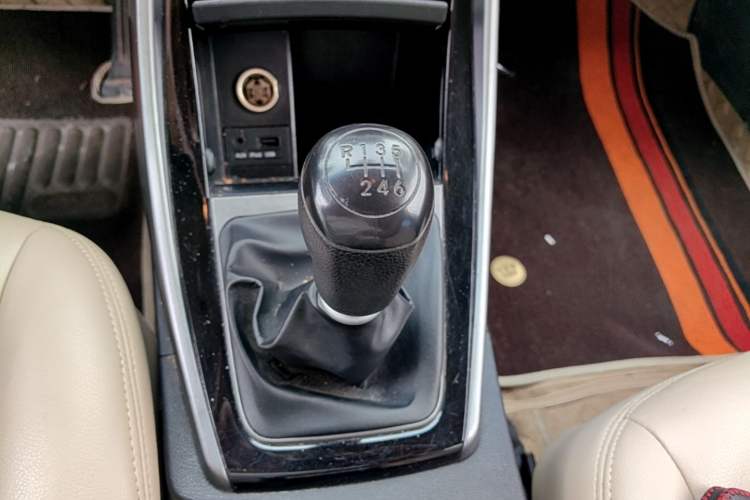 Used Hyundai Elantra (5th Generation / Langdong) 2012 1.6L Manual Leading Model Gear Lever