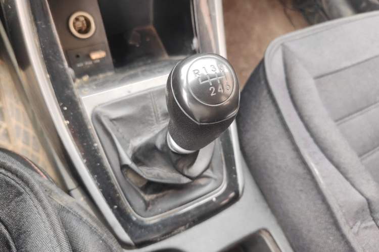 Used Hyundai Elantra (5th Generation / Langdong) 2012 1.6L Manual Leading Model Gear Lever