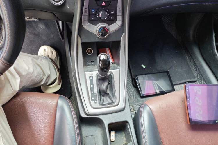 Used Hyundai Elantra (5th Generation / Langdong) 2012 1.6L Automatic Fashion Edition Gear Lever
