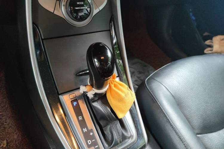 Used Hyundai Elantra (5th Generation / Langdong) 2012 1.6L Automatic Prestige Model Gear Lever