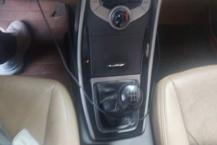 Used Hyundai Elantra (5th Generation / Langdong) 2012 1.6L Manual Leading Model Gear Lever
