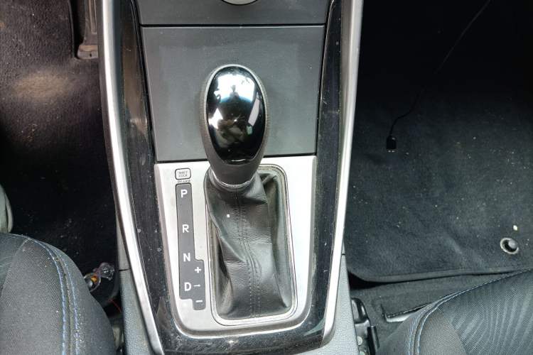 Used Hyundai Elantra (5th Generation / Langdong) 2012 1.6L Automatic Leading Model Gear Lever