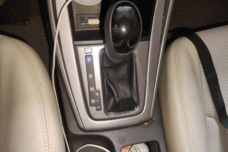 Used Hyundai Elantra (5th Generation / Langdong) 2012 1.6L Automatic Fashion Edition Gear Lever