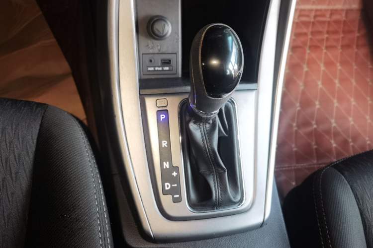 Used Hyundai Elantra (5th Generation / Langdong) 2012 1.6L Automatic Fashion Edition Gear Lever