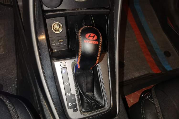 Used Hyundai Elantra (5th Generation / Langdong) 2012 1.6L Automatic Leading Model Gear Lever