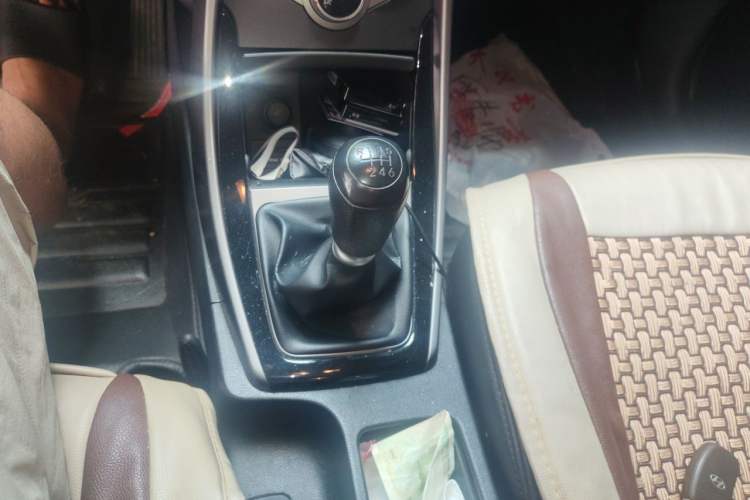 Used Hyundai Elantra (5th Generation / Langdong) 2012 1.6L Manual Leading Model Gear Lever