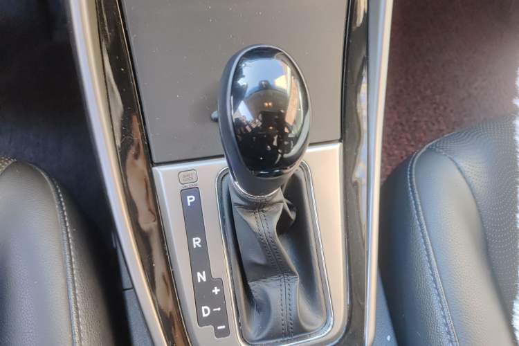 Used Hyundai Elantra (5th Generation / Langdong) 2012 1.6L Automatic Prestige Model Gear Lever