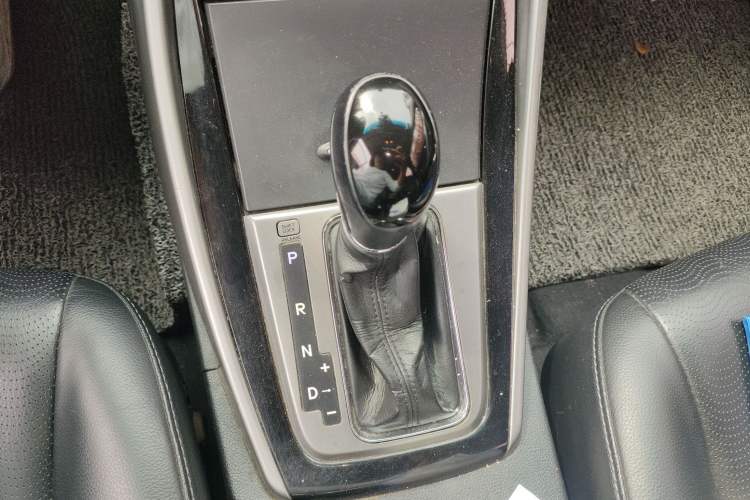 Used Hyundai Elantra (5th Generation / Langdong) 2012 1.6L Automatic Prestige Model Gear Lever