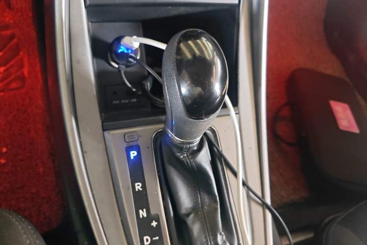 Used Hyundai Elantra (5th Generation / Langdong) 2012 1.6L Automatic Fashion Edition Gear Lever