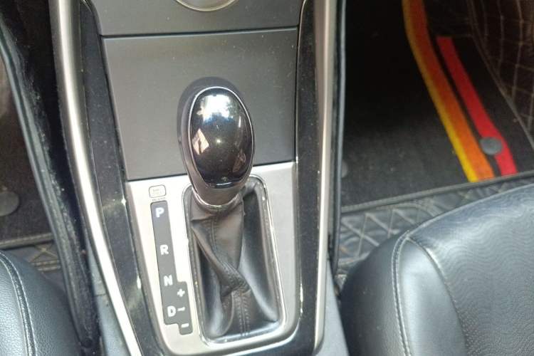 Used Hyundai Elantra (5th Generation / Langdong) 2012 1.6L Automatic Leading Model Gear Lever