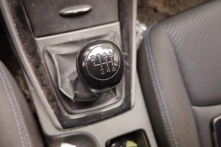 Used Hyundai Elantra (5th Generation / Langdong) 2012 1.6L Manual Leading Model Gear Lever