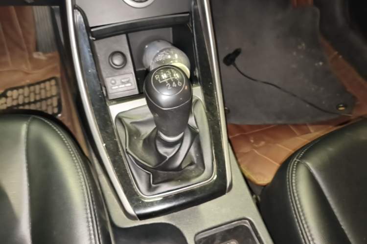 Used Hyundai Elantra (5th Generation / Langdong) 2012 1.6L Manual Leading Model Gear Lever