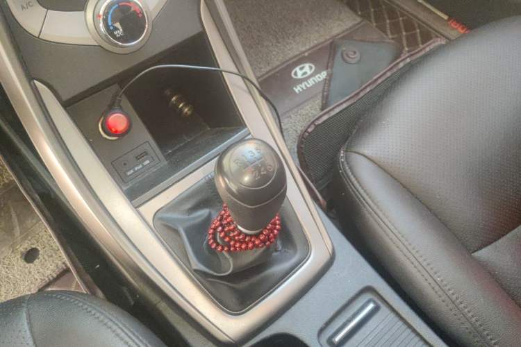 Used Hyundai Elantra (5th Generation / Langdong) 2012 1.6L Manual Fashion Edition Gear Lever