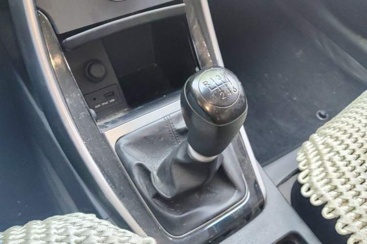 Used Hyundai Elantra (5th Generation / Langdong) 2012 1.6L Manual Leading Model Gear Lever