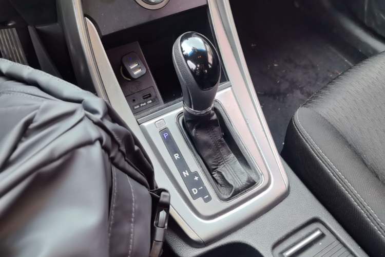 Used Hyundai Elantra (5th Generation / Langdong) 2012 1.6L Automatic Fashion Edition Gear Lever