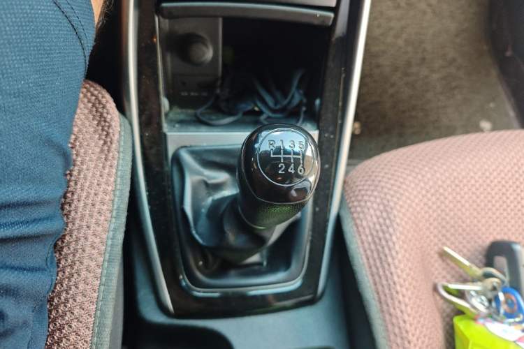 Used Hyundai Elantra (5th Generation / Langdong) 2012 1.6L Manual Leading Model Gear Lever