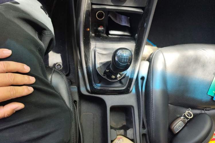 Used Hyundai Elantra (5th Generation / Langdong) 2012 1.6L Manual Leading Model Gear Lever