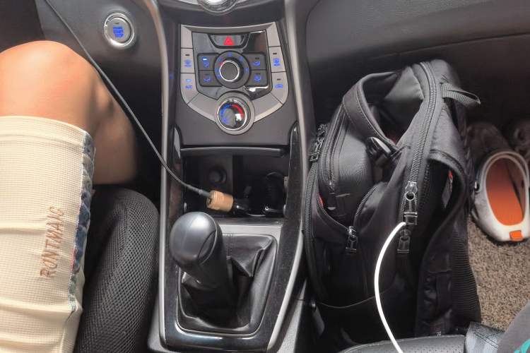 Used Hyundai Elantra (5th Generation / Langdong) 2012 1.6L Manual Leading Model Gear Lever
