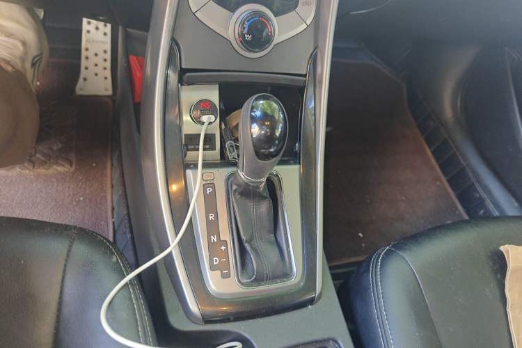Used Hyundai Elantra (5th Generation / Langdong) 2012 1.6L Automatic Leading Model Gear Lever