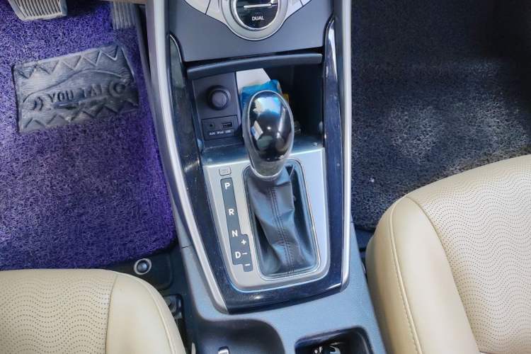 Used Hyundai Elantra (5th Generation / Langdong) 2012 1.6L Automatic Prestige Model Gear Lever