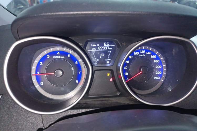 Used Hyundai Elantra (5th Generation / Langdong) 2012 1.6L Automatic Fashion Edition Instrument Cluster