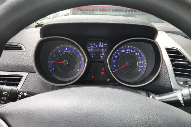 Used Hyundai Elantra (5th Generation / Langdong) 2012 1.6L Manual Fashion Edition Instrument Cluster