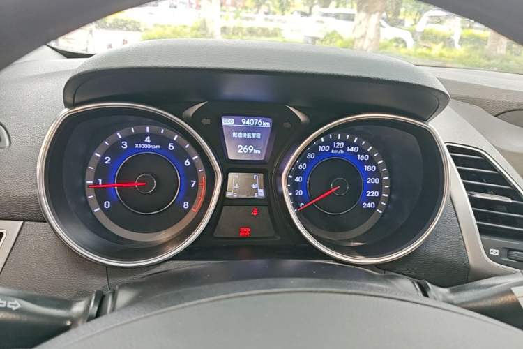 Used Hyundai Elantra (5th Generation / Langdong) 2012 1.6L Manual Leading Model Instrument Cluster