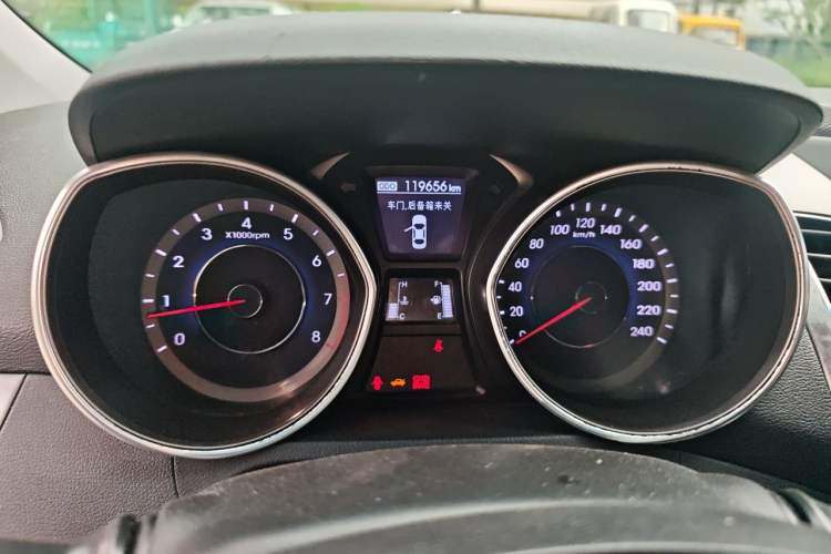 Used Hyundai Elantra (5th Generation / Langdong) 2012 1.6L Manual Leading Model Instrument Cluster