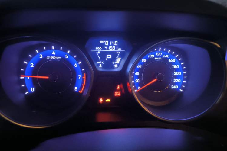 Used Hyundai Elantra (5th Generation / Langdong) 2012 1.6L Automatic Fashion Edition Instrument Cluster
